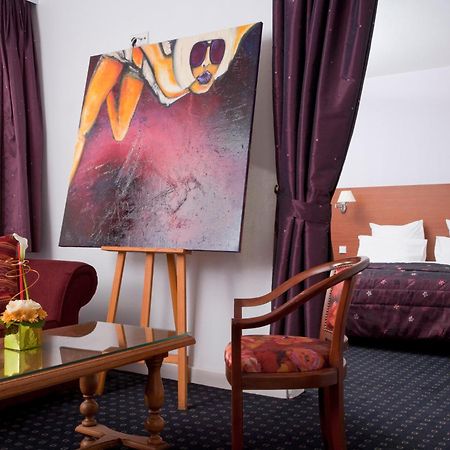 Hotel Restaurant Logis La Palette Wettolsheim ภายนอก รูปภาพ