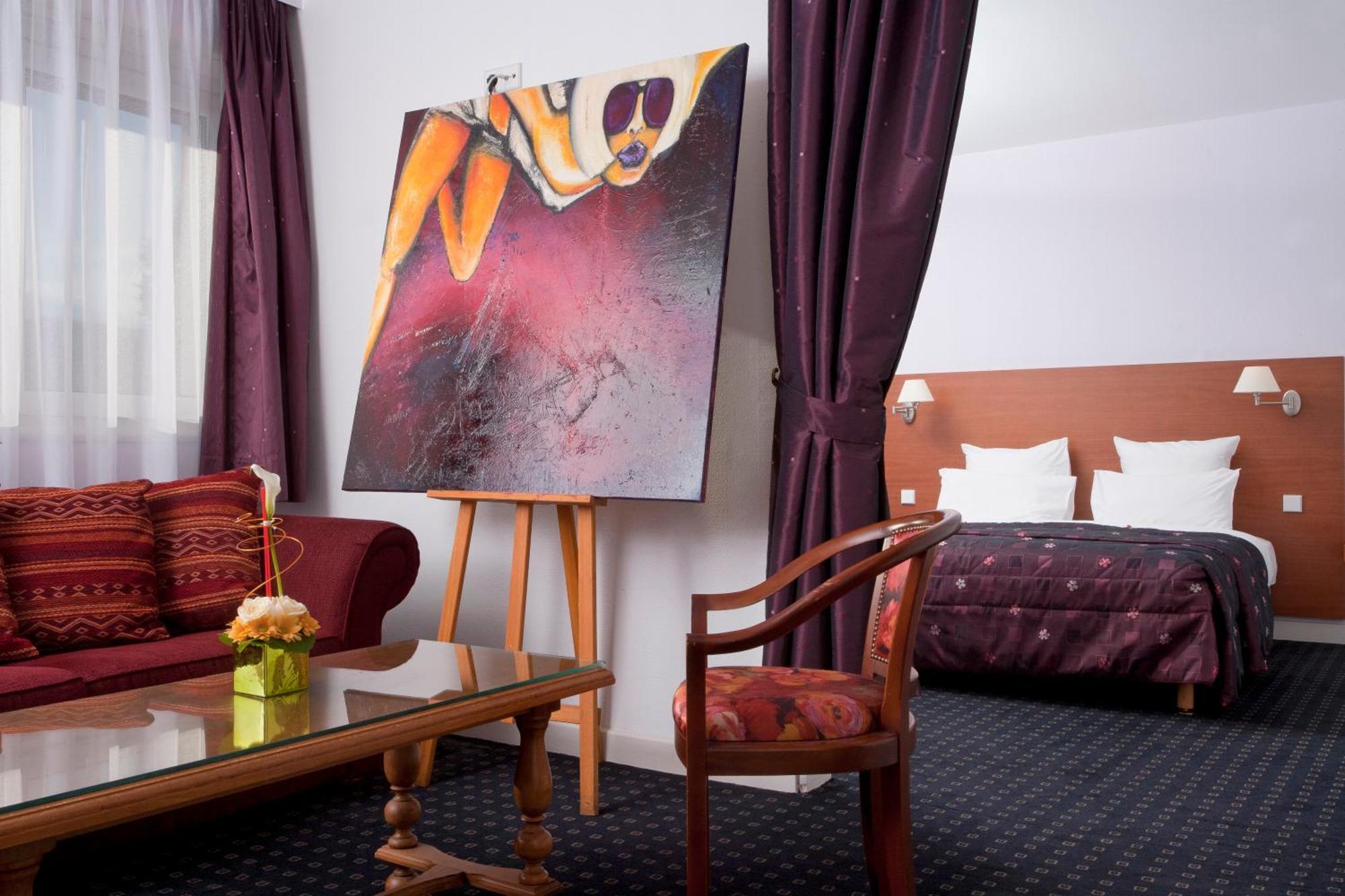 Hotel Restaurant Logis La Palette Wettolsheim ภายนอก รูปภาพ